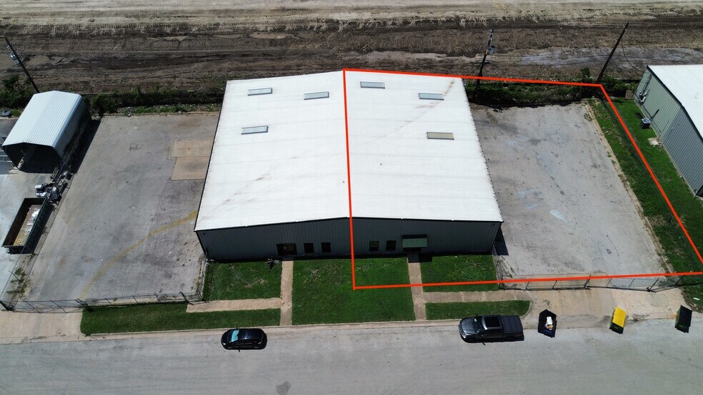 Primary Photo Of 4232 Felter Ln, Austin Warehouse For Lease