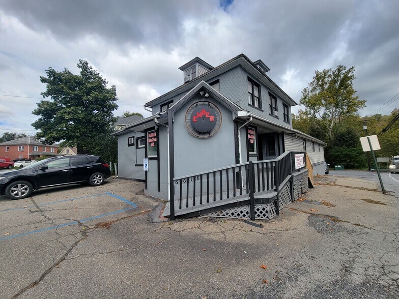 More Photos Of 6618 S Delaware Ave, Martins Creek Restaurant For Sale
