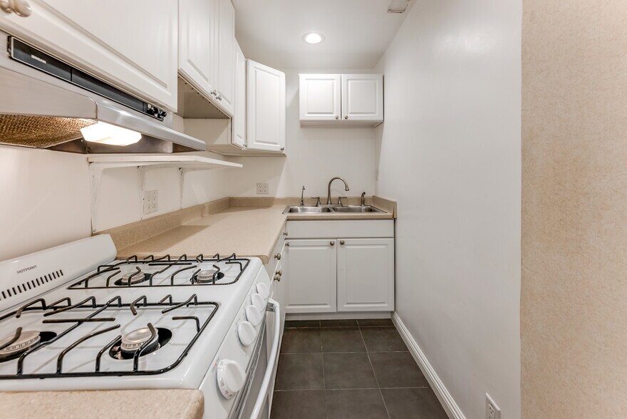 More Photos Of 9024 W Olympic Blvd, Beverly Hills Office For Lease