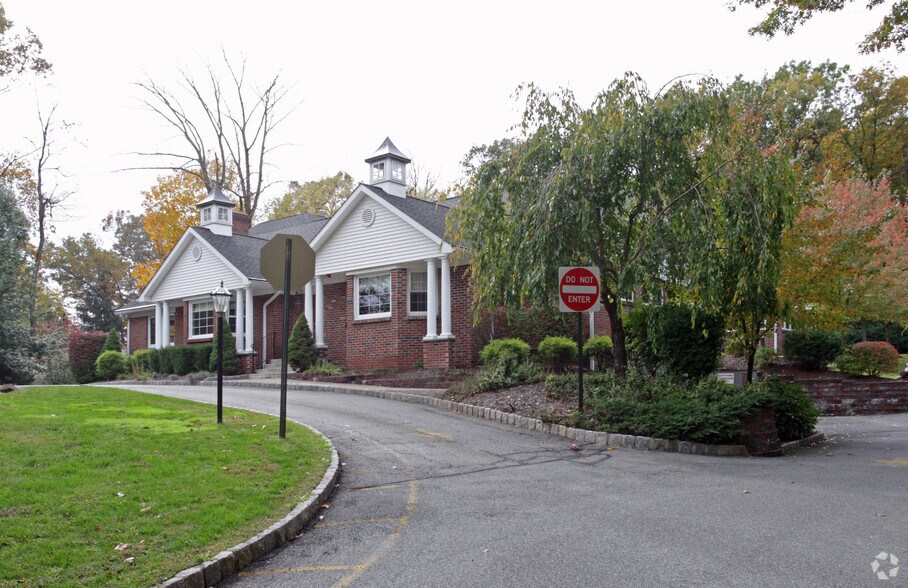More Photos Of 185 US Highway 206 S, Roxbury Office For Lease