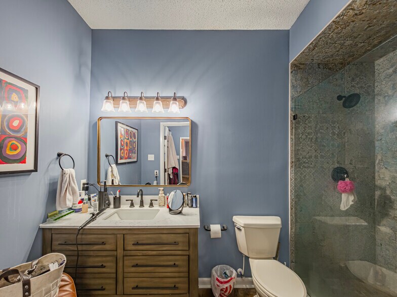 More Photos Of 114 N Patterson, Valdosta Storefront Retail Office For Sale