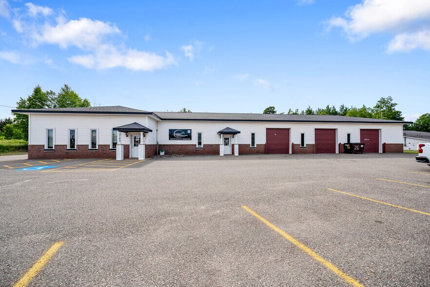 Primary Photo Of 3150 Wright St, Marquette Office For Sale