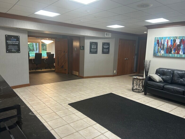 More Photos Of 2831 Dexter Dr, Elkhart Office For Sale