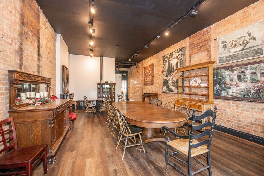 More Photos Of 2015 Madison rd, Cincinnati Storefront Retail Residential For Lease