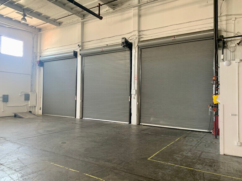 More Photos Of 1535 Rollins Rd, Burlingame Warehouse For Lease