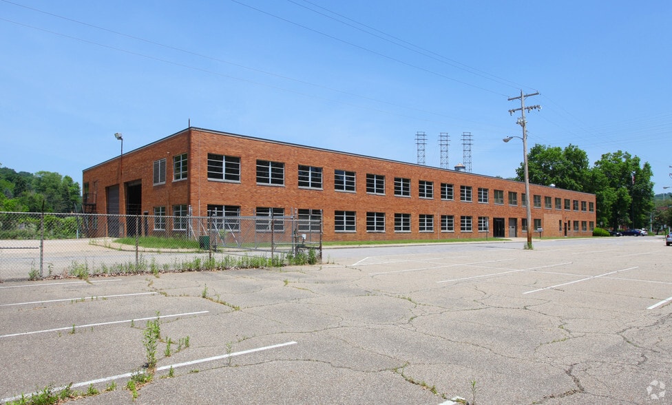 More Photos Of 1900 Route 51, Jefferson Hills Flex For Lease