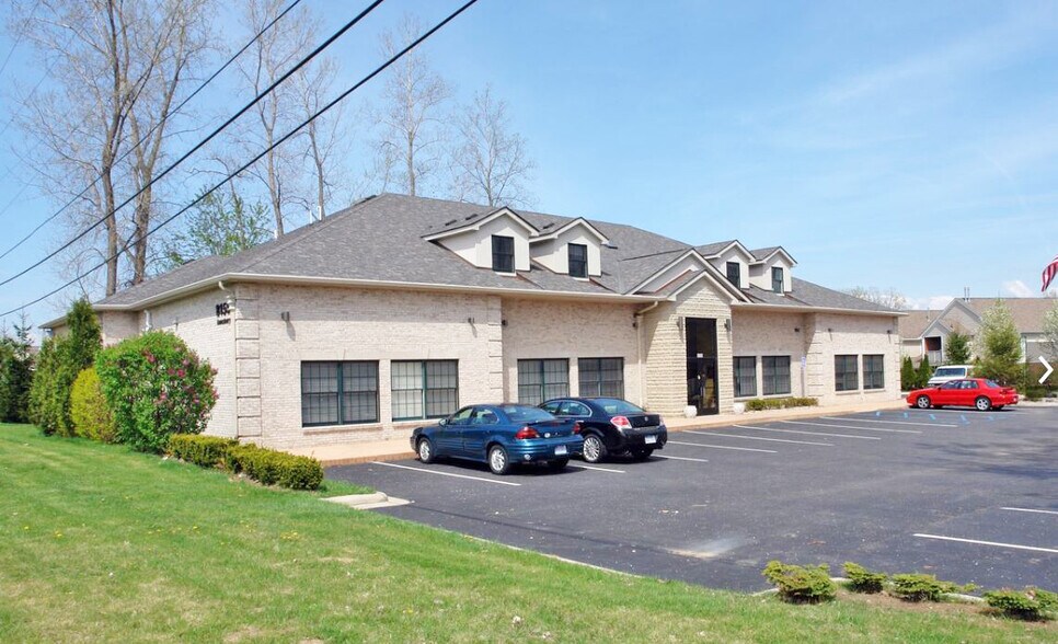 Primary Photo Of 8155 Annsbury Dr, Utica Office For Lease