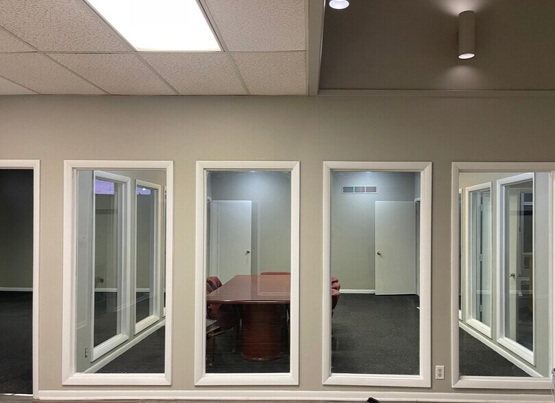 More Photos Of 5907 Highgrove Rd, Grandview Office For Lease