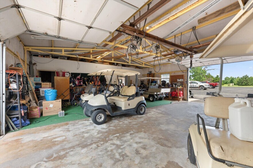 More Photos Of 355 E Pebble Creek Ter, Mustang Sports And Entertainment For Sale