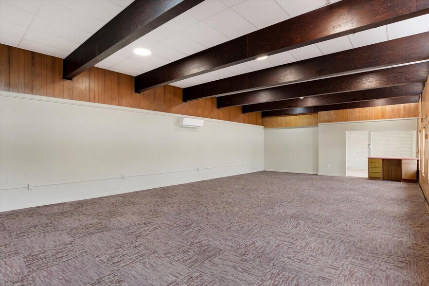 More Photos Of 100 Old York Rd, New Cumberland Storefront Retail Office For Lease