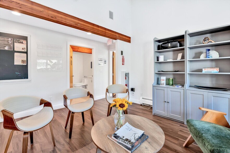 More Photos Of 1049 Main St, West Barnstable Medical For Sale