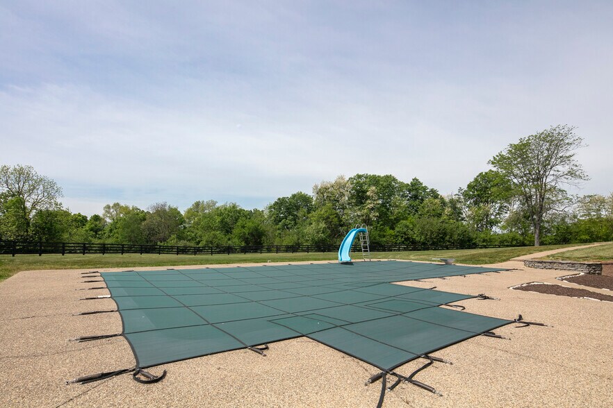 More Photos Of 4664 Lexington Rd, Winchester Specialty For Sale
