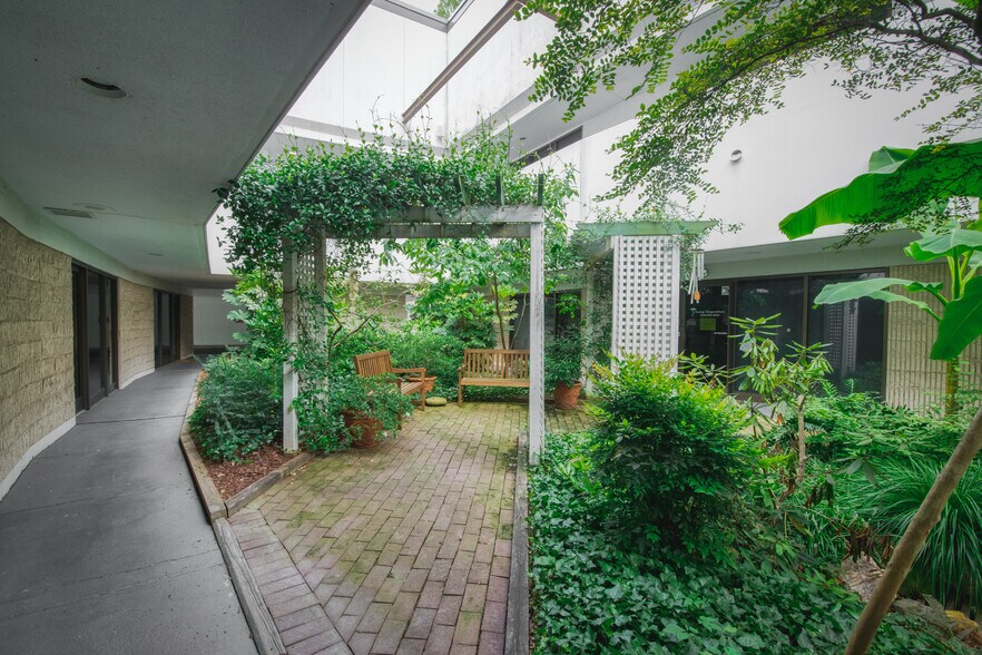 More Photos Of 5200 Park Rd, Charlotte Office For Lease