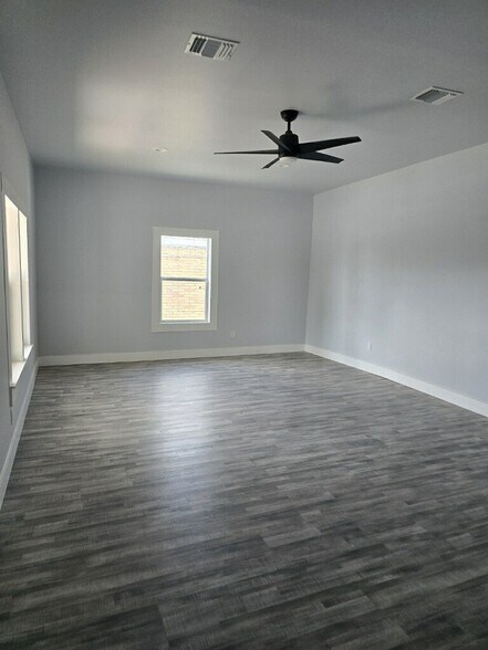 More Photos Of 1607 N Pine St, San Antonio Loft Creative Space For Lease