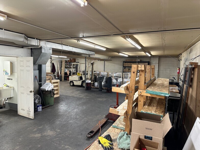 More Photos Of 3816 Grandview Ave, Gurnee Warehouse For Sale
