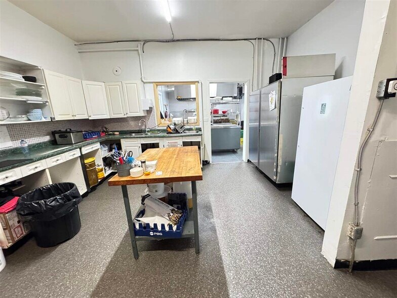 More Photos Of 109 Front St, Missanabie Hotel For Sale