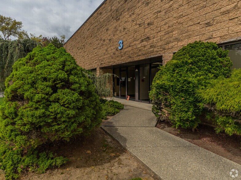More Photos Of 3 Sperry Rd, Fairfield Distribution For Lease