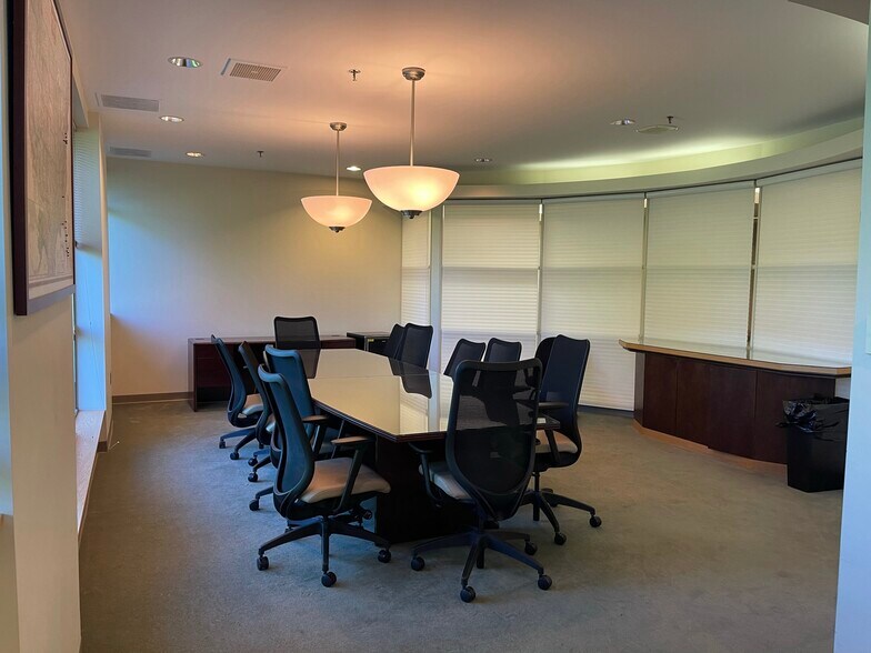 More Photos Of 400 Fellowship Rd, Mount Laurel Office For Lease