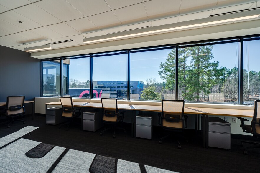 More Photos Of 600 Park Offices Dr, Durham Coworking Space