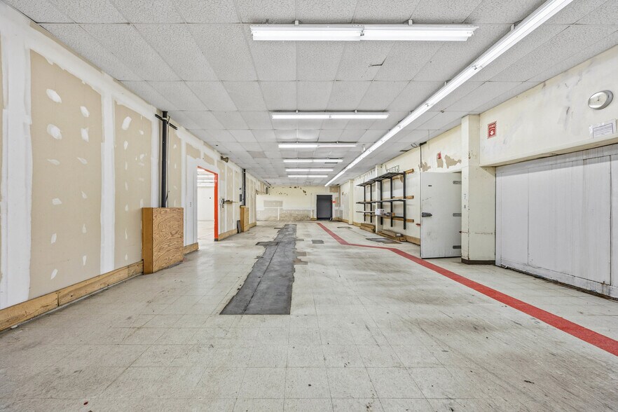 More Photos Of 3 Geddes Street Ext, Holley Supermarket For Sale