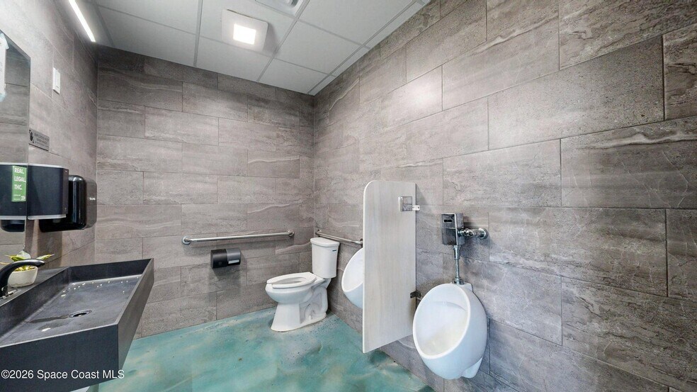 More Photos Of 142 N Atlantic Ave, Cocoa Beach Restaurant For Sale