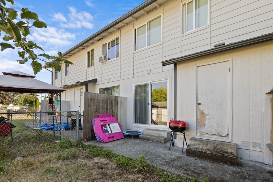 More Photos Of 501 37th St SE, Auburn Apartments For Sale