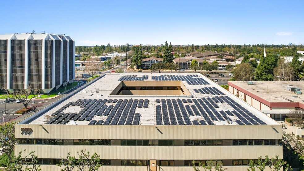 More Photos Of 999 N Tustin Ave, Santa Ana Medical For Sale