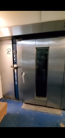 More Photos Of 7034-7166 Beracasa Way, Boca Raton General Retail For Lease