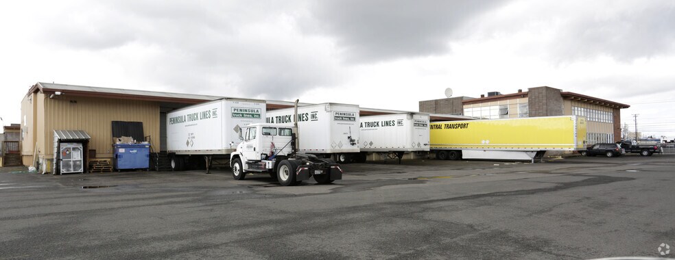 More Photos Of 2120 W 7th Pl, Eugene Warehouse For Lease