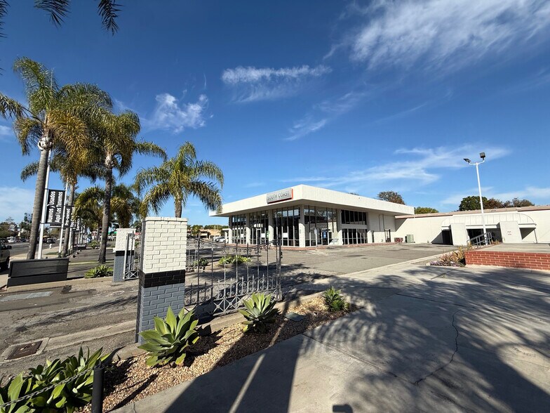 Primary Photo Of 2480-2490 Harbor Blvd, Costa Mesa Auto Dealership For Sale