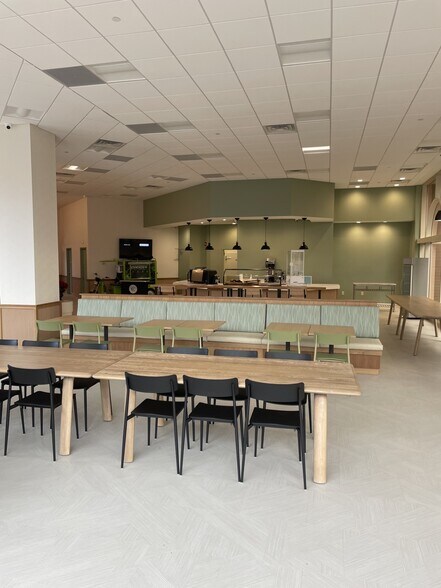 More Photos Of 213 Court St, Middletown Office For Lease