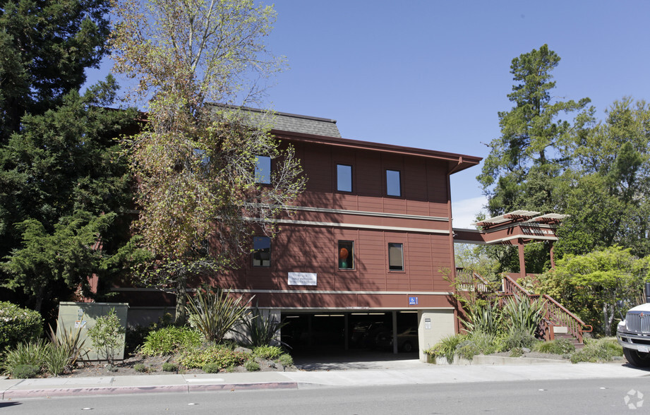 Primary Photo Of 911 Moraga Rd, Lafayette Medical For Lease