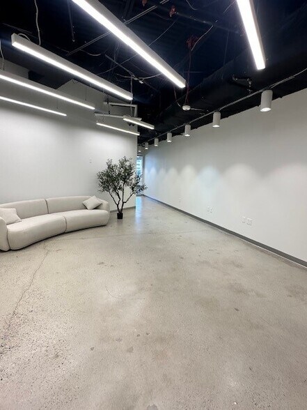 More Photos Of 1604 Spring Hill Rd, Vienna Office For Lease