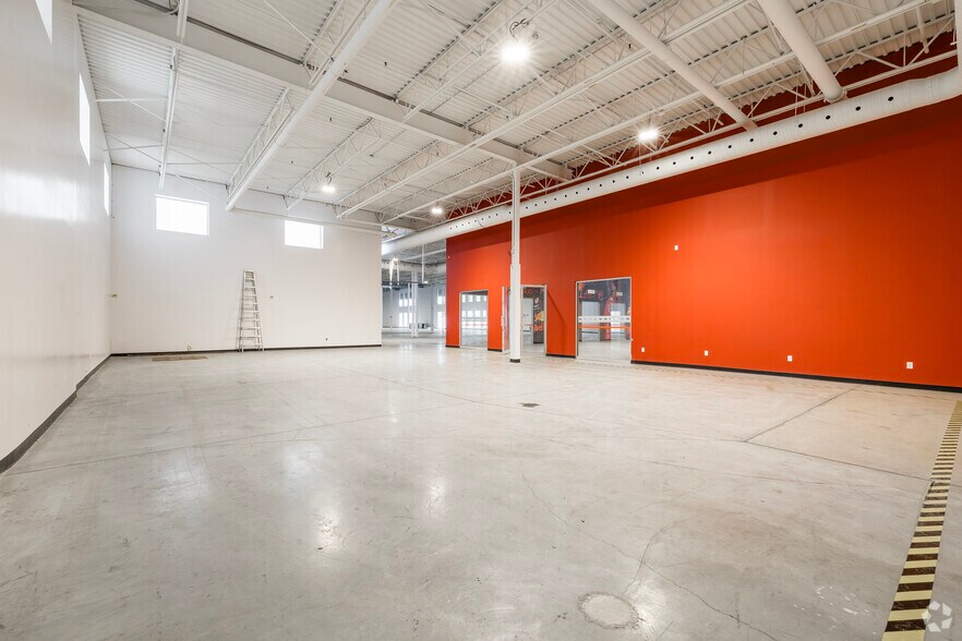 More Photos Of 2044-2082 Rte Transcanadienne, Dorval Unknown For Lease