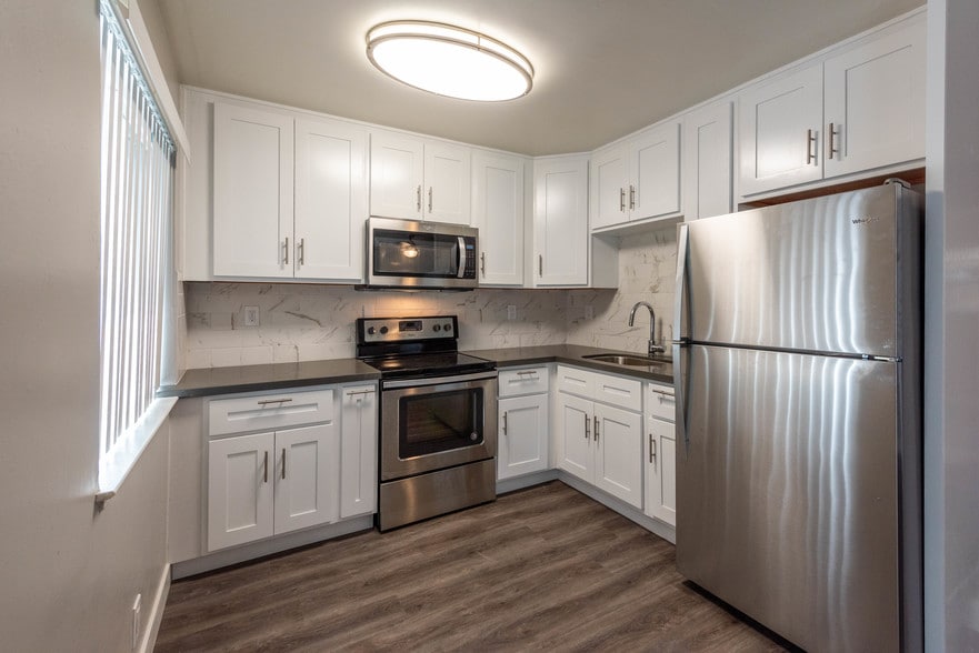 More Photos Of 52 Cleveland Ave, San Jose Apartments For Sale