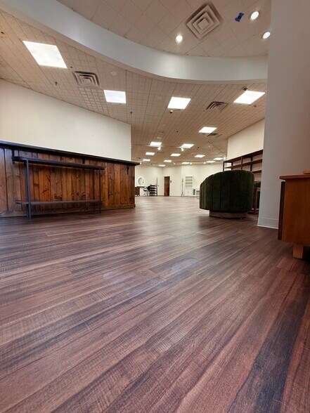 More Photos Of 451-465 Canyon del Rey Blvd, Del Rey Oaks Unknown For Lease