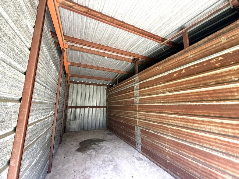 More Photos Of 1640 Lindbergh Dr, Beaumont Specialty For Sale