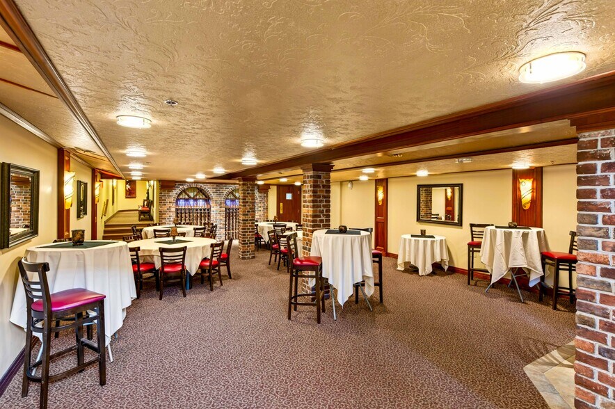 More Photos Of 122 Cayuga St, Fulton Restaurant For Sale