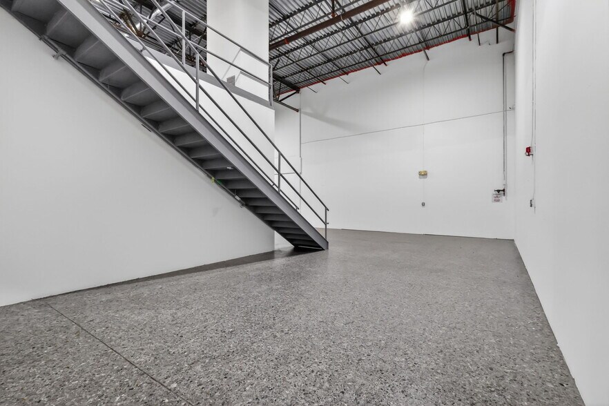 More Photos Of 1250 Wallace Dr, Delray Beach Warehouse For Lease