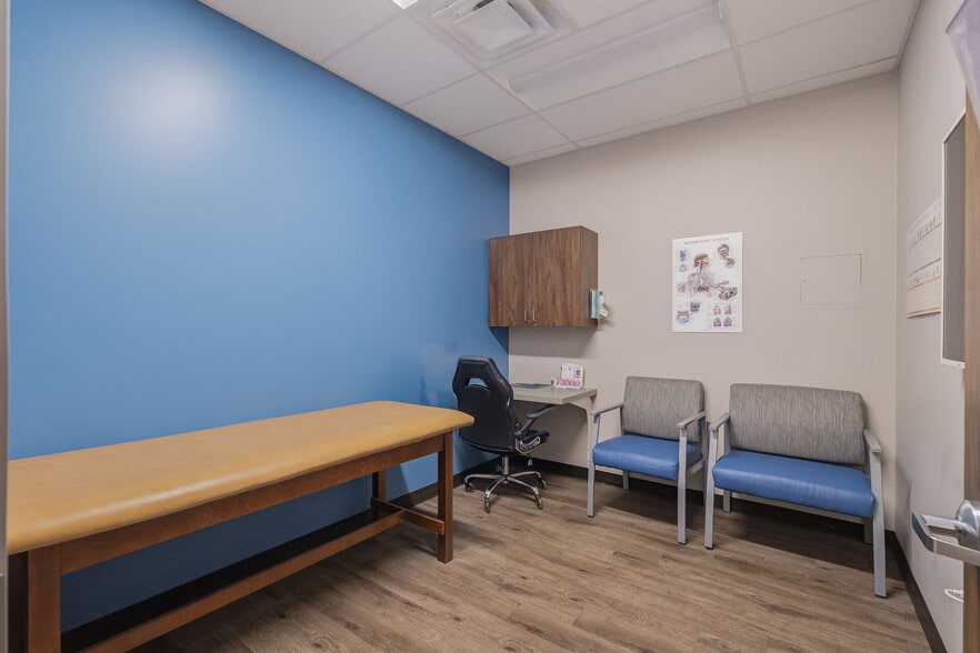 More Photos Of 10007 Huebner Rd, San Antonio Office For Sale