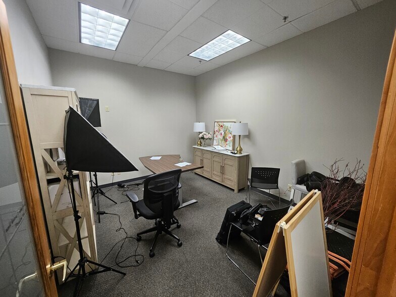 More Photos Of 20965 S Diamond Lake Rd, Rogers Storefront For Lease