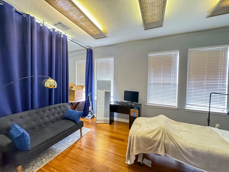 More Photos Of 600 Round Rock West, Round Rock Office For Lease