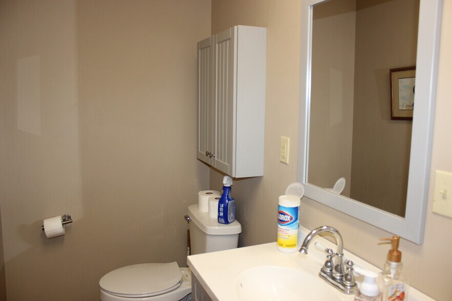 More Photos Of 1901 Old Jacksboro Hwy, LaFollette Office For Sale