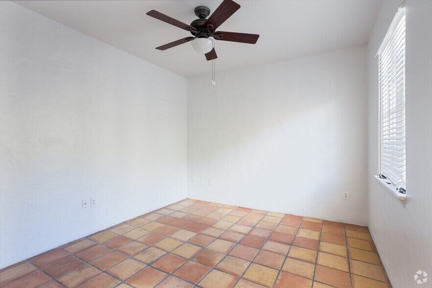 More Photos Of 433 W New England Ave, Winter Park Apartments For Lease