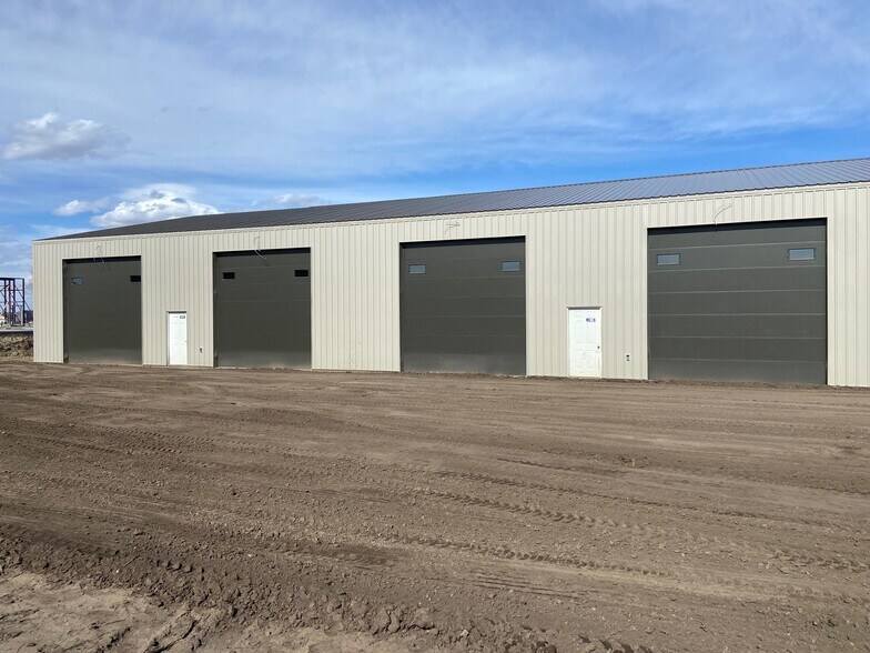 Primary Photo Of 1806 Burlington Dr, Bismarck Warehouse For Lease
