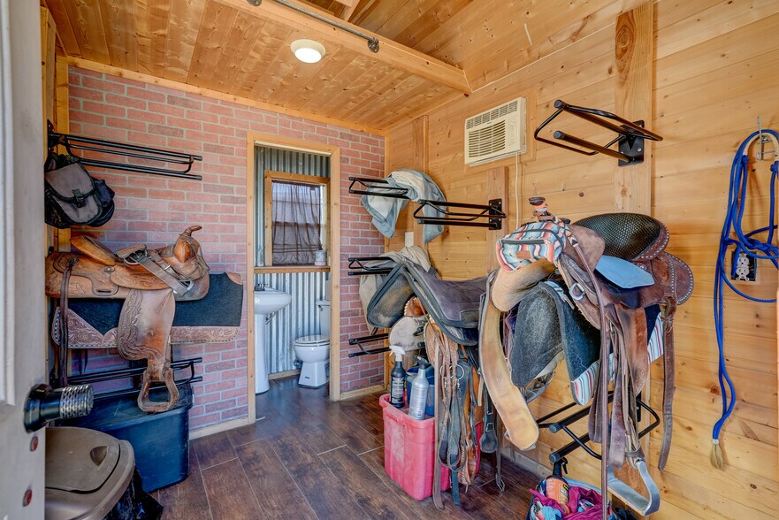 More Photos Of 7950 N Coyote Springs Rd, Prescott Valley Horse Stables For Sale