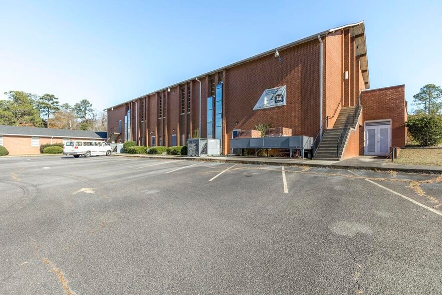 More Photos Of 2270 Shurling Dr, Macon-Bibb Religious Facility For Sale