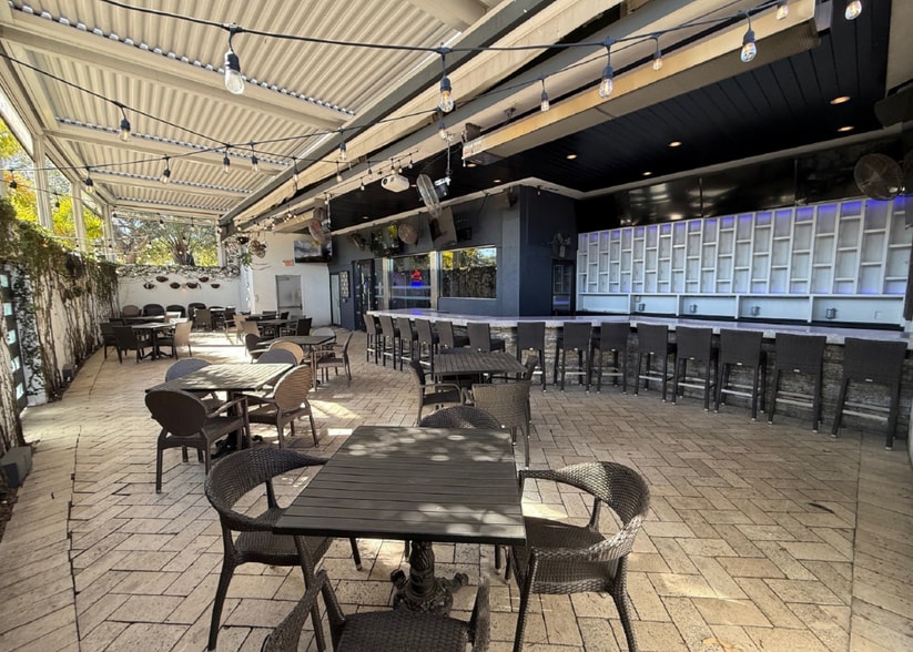 More Photos Of 2702 W Kennedy Blvd, Tampa Restaurant For Lease