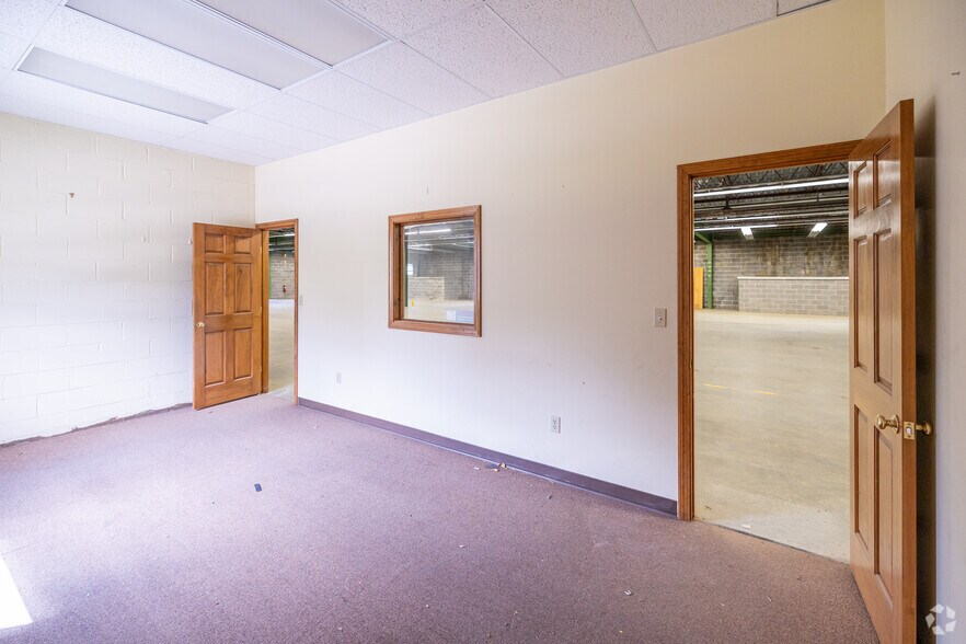 More Photos Of 1 Main St, Shirley Light Distribution For Lease