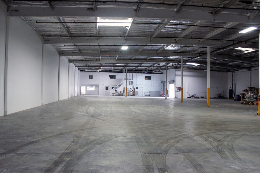 More Photos Of 1927 W 139th St, Gardena Manufacturing For Sale